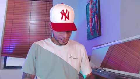 Snapshot of drakeneumann chatting on March 2026 04:52:02 AM Drake Neuman online show from March 2026 04:52:02 AM