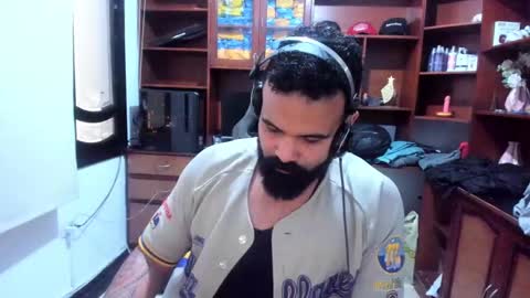 Snapshot of drako_argenti_ chatting on December 2024 09:09:02 PM Drako online show from December 2024 09:09:02 PM