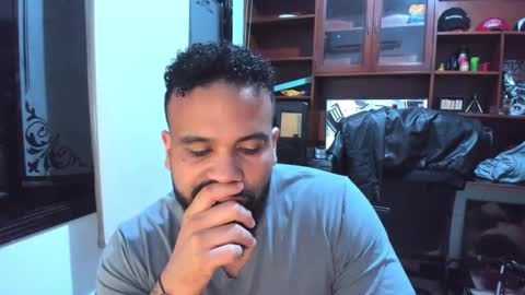 Snapshot of drako_argenti_ chatting on February 2025 12:00:02 AM Drako online show from February 2025 12:00:02 AM