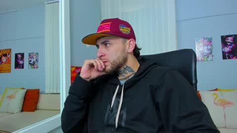 Snapshot of drako_lamar chatting on February 2025 12:22:02 PM Drako online show from February 2025 12:22:02 PM