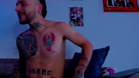 Snapshot of drako_lamar chatting on October 2025 09:43:02 PM Drako online show from October 2025 09:43:02 PM