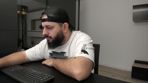 DravenPeak online show from November 2025 02:25:01 AM