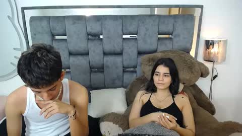 Snapshot of dravith_and_valery chatting on January 2025 05:02:02 AM -- nicolle and jhon -- online show from January 2025 05:02:02 AM