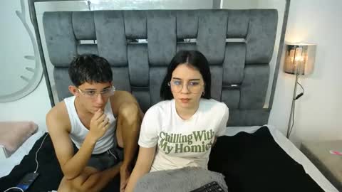 Snapshot of dravith_and_valery chatting on January 2025 10:50:01 PM -- nicolle and jhon -- online show from January 2025 10:50:01 PM