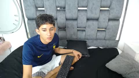 Snapshot of dravith_and_valery chatting on February 2025 07:28:01 AM -- nicolle and jhon -- online show from February 2025 07:28:01 AM