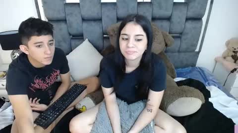 Snapshot of dravith_and_valery chatting on March 2025 08:41:02 AM -- nicolle and jhon -- online show from March 2025 08:41:02 AM