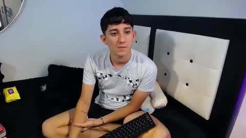 Snapshot of dravith_and_valery chatting on September 2025 10:35:01 PM -- nicolle and jhon -- online show from September 2025 10:35:01 PM