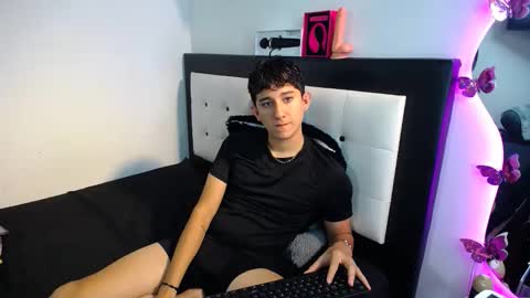 Snapshot of dravith_and_valery chatting on October 2025 10:57:02 AM -- nicolle and jhon -- online show from October 2025 10:57:02 AM