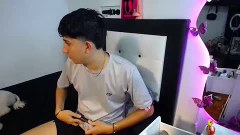 Snapshot of dravith_and_valery chatting on October 2025 11:20:02 AM -- nicolle and jhon -- online show from October 2025 11:20:02 AM