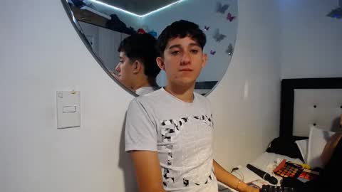 Snapshot of dravith_and_valery chatting on November 2025 09:42:02 AM -- nicolle and jhon -- online show from November 2025 09:42:02 AM