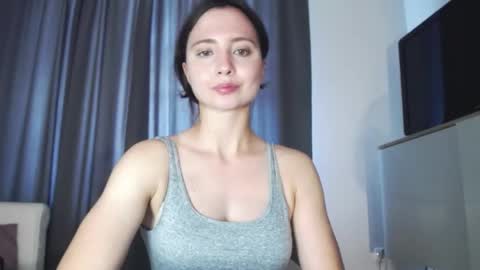 Snapshot of dream_nicole02 chatting on September 2025 06:46:02 AM Nicole online show from September 2025 06:46:02 AM