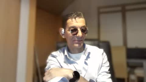 Snapshot of dreambob chatting on October 2025 10:18:02 PM Dreambob online show from October 2025 10:18:02 PM