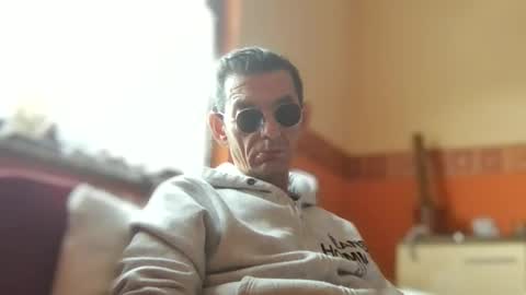 Snapshot of dreambob chatting on November 2025 10:04:01 AM Dreambob online show from November 2025 10:04:01 AM