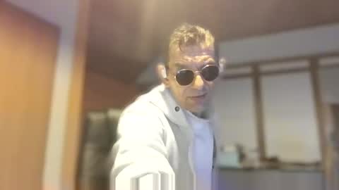 Snapshot of dreambob chatting on December 2025 03:06:01 PM Dreambob online show from December 2025 03:06:01 PM