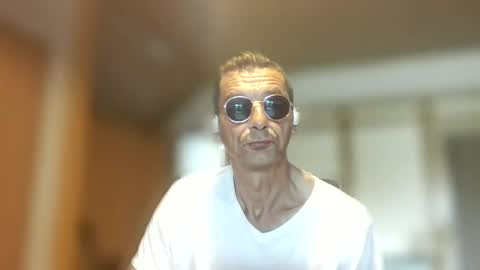 Snapshot of dreambob chatting on June 2026 08:42:01 AM Dreambob online show from June 2026 08:42:01 AM