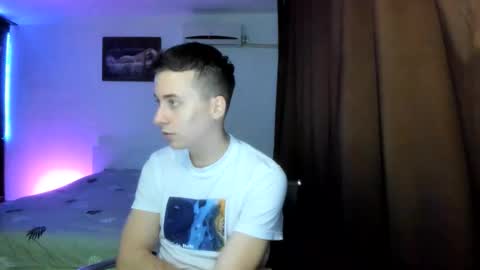 Johnny online show from May 2026 07:54:02 PM