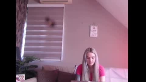 A girl online show from February 2026 08:14:01 AM