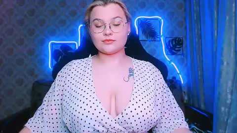 Snapshot of dreamforyoue2 chatting on April 2026 05:58:01 PM dreamforyoue2 online show from April 2026 05:58:01 PM