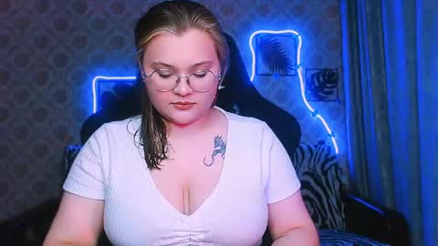 Snapshot of dreamforyoue2 chatting on April 2026 07:03:01 PM dreamforyoue2 online show from April 2026 07:03:01 PM