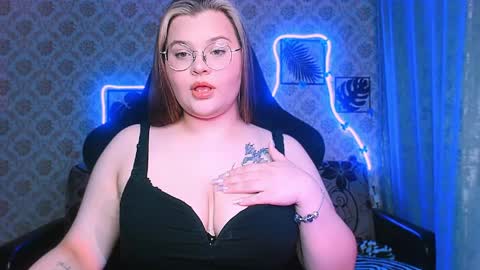 Snapshot of dreamforyoue2 chatting on April 2026 07:39:02 PM dreamforyoue2 online show from April 2026 07:39:02 PM