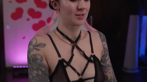 Sarah online show from February 2026 12:18:02 AM