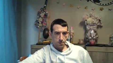 Snapshot of dreamguy38 chatting on December 2025 09:05:01 AM dreamguy38 online show from December 2025 09:05:01 AM