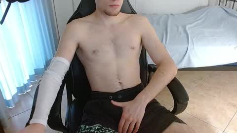 Snapshot of dreammicok chatting on September 2025 03:01:01 PM DreamBoy online show from September 2025 03:01:01 PM