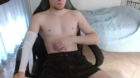 Snapshot of dreammicok chatting on October 2025 01:39:02 PM DreamBoy online show from October 2025 01:39:02 PM