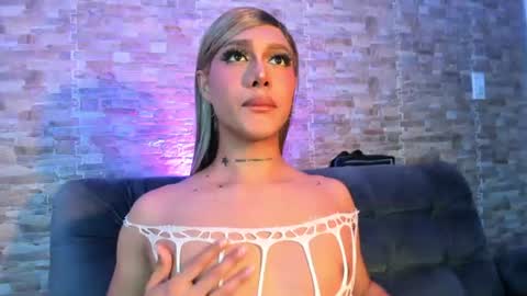 Snapshot of dreams_chloe chatting on July 2026 10:21:02 AM dreams_chloe online show from July 2026 10:21:02 AM