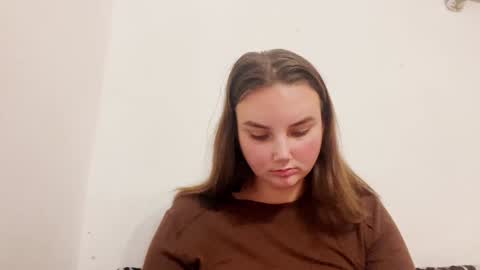 Snapshot of dreamyblushfairy chatting on December 2024 03:25:02 PM Mila online show from December 2024 03:25:02 PM