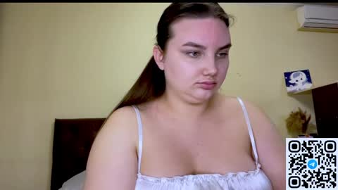 Snapshot of dreamyblushfairy chatting on April 2026 04:13:01 PM Mila online show from April 2026 04:13:01 PM