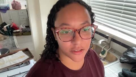 RIRI OR DREAMY online show from December 2024 07:29:01 PM