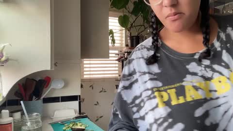 RIRI OR DREAMY online show from January 2025 08:50:01 PM