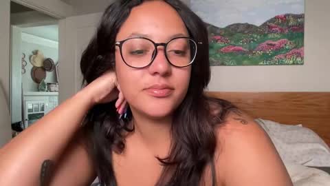 RIRI OR DREAMY online show from March 2025 10:05:02 PM