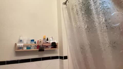 Snapshot of dreamyriri chatting on March 2026 06:22:02 PM RIRI OR DREAMY online show from March 2026 06:22:02 PM