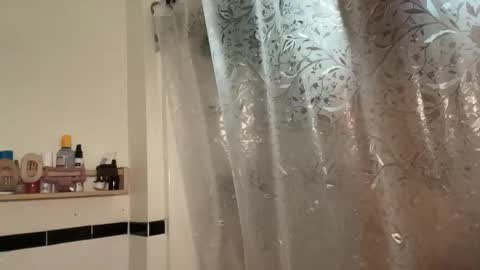 Snapshot of dreamyriri chatting on March 2026 06:33:01 PM RIRI OR DREAMY online show from March 2026 06:33:01 PM