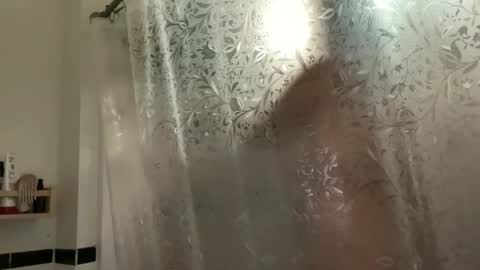 Snapshot of dreamyriri chatting on March 2026 01:05:02 AM RIRI OR DREAMY online show from March 2026 01:05:02 AM