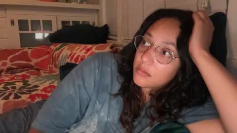 Snapshot of dreamyriri chatting on April 2026 03:05:01 AM RIRI OR DREAMY online show from April 2026 03:05:01 AM