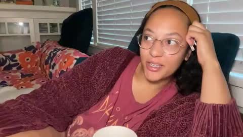 Snapshot of dreamyriri chatting on April 2026 01:49:01 PM RIRI OR DREAMY online show from April 2026 01:49:01 PM