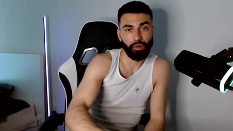 Snapshot of drewwho_ chatting on April 2026 09:53:02 PM drewwho_ online show from April 2026 09:53:02 PM