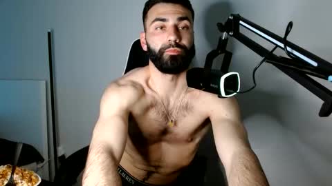 Snapshot of drewwho_ chatting on April 2026 10:59:01 PM drewwho_ online show from April 2026 10:59:01 PM