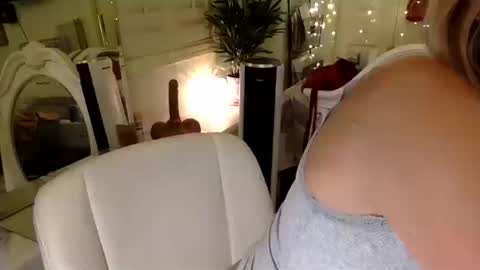 Snapshot of dripping_like_jane chatting on October 2025 08:37:01 AM Bluejay0713 online show from October 2025 08:37:01 AM