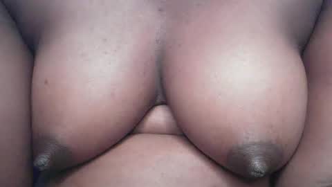 Snapshot of drippussy1 chatting on January 2026 04:38:02 AM Ebonypussy1 online show from January 2026 04:38:02 AM