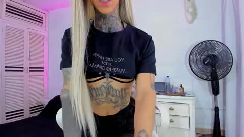 drippyorlove online show from December 2025 08:37:02 PM