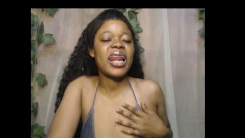 Snapshot of dripqueenx chatting on October 2025 12:04:01 PM linda online show from October 2025 12:04:01 PM