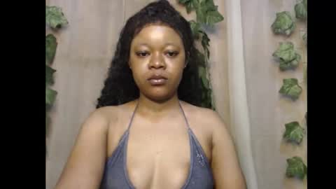 Snapshot of dripqueenx chatting on November 2025 08:47:01 AM linda online show from November 2025 08:47:01 AM