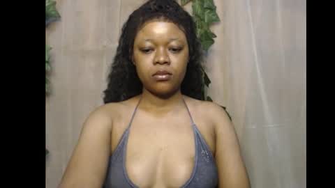 Snapshot of dripqueenx chatting on December 2025 08:45:01 AM linda online show from December 2025 08:45:01 AM