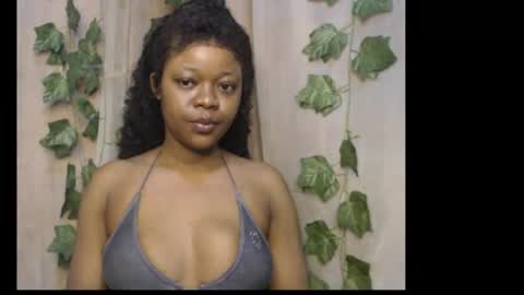 Snapshot of dripqueenx chatting on February 2026 07:40:01 AM linda online show from February 2026 07:40:01 AM