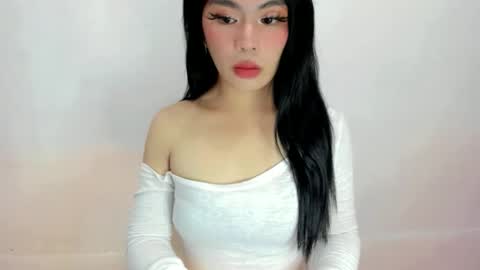 miss. Erika online show from November 2025 12:27:02 PM