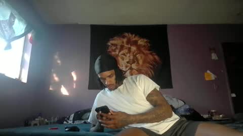 Snapshot of dripthehit chatting on January 2025 11:56:01 PM dripthehit online show from January 2025 11:56:01 PM